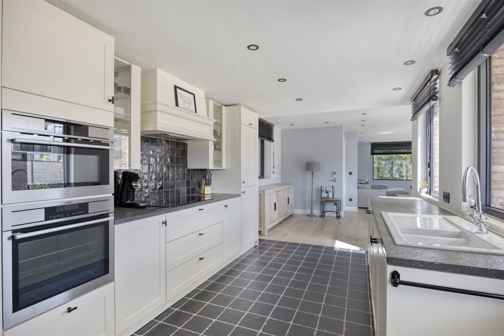 TE KOOP: Prachtig gerenoveerde woning met tuin in Koersel! foto 9