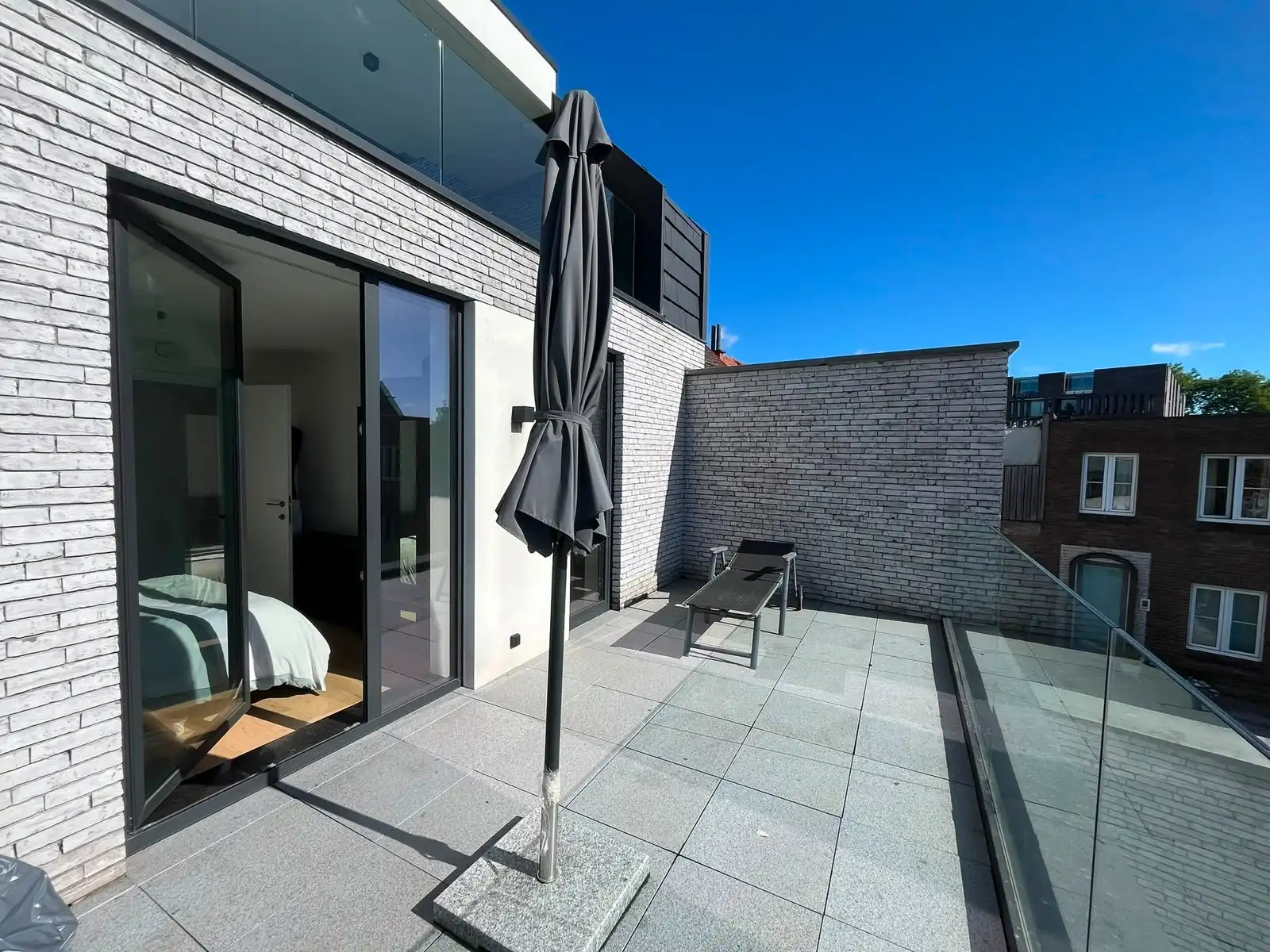 Nieuwbouwappartement met 2 slaapkamers aan de rand van het centrum foto 14