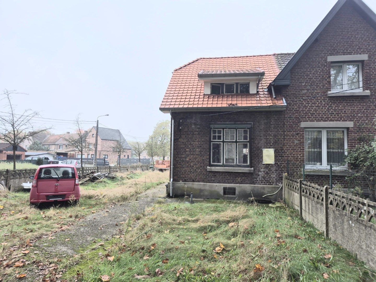 Karaktervolle tuinwijkwoning te koop in Genk: Maak uw droomproject waar! foto 20