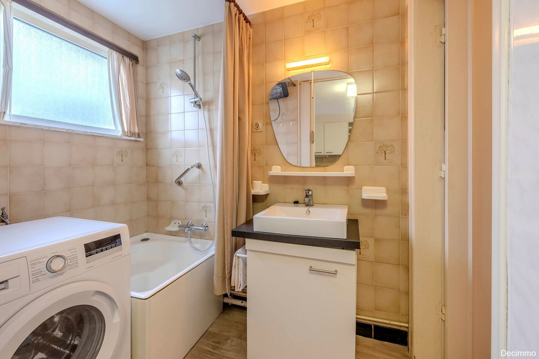 Op te frissen gezinswoning gelegen op rustige locatie foto 16