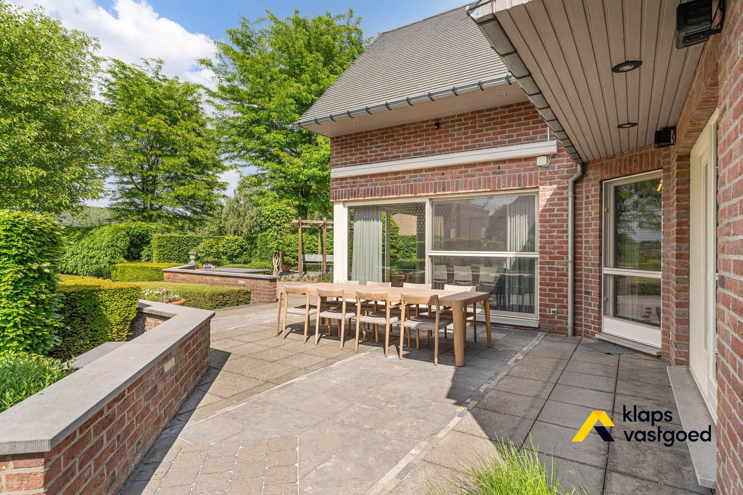 Uitzonderlijk mooie villa op 2.114 M2 in Kinrooi. foto 5