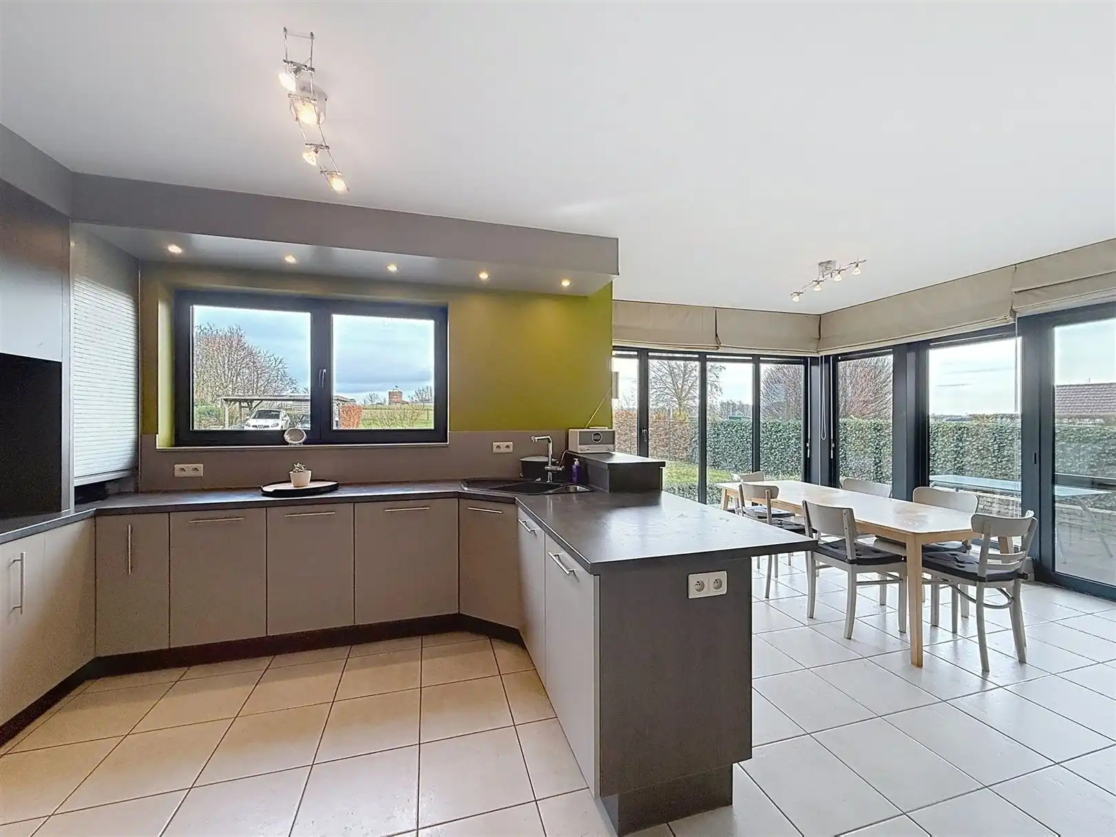 Ruime open bebouwing, 3 slpks, garage, tuin, 16a 05ca foto 49