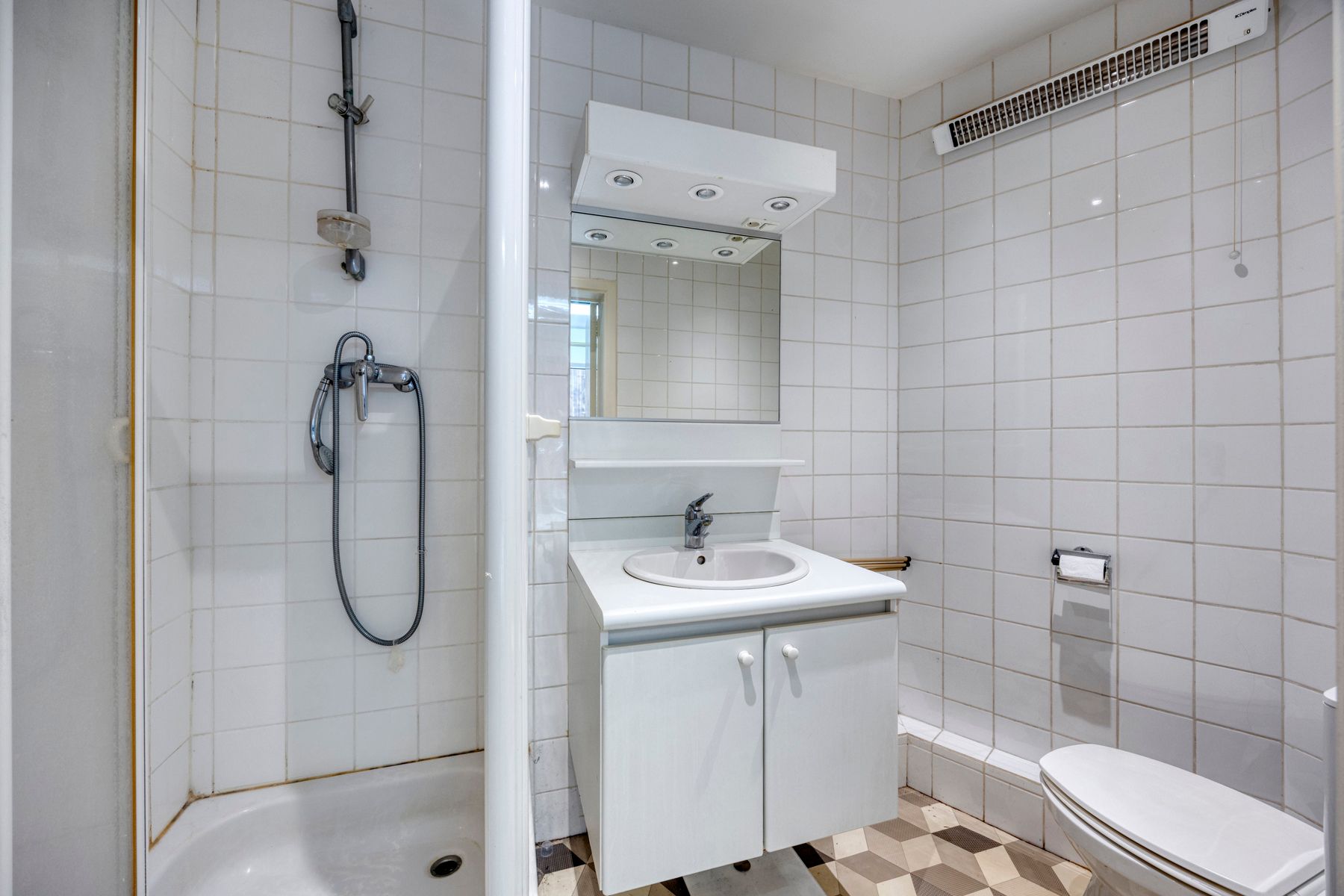 Ruim gelijkvloersappartement in hartje Zele! foto 6
