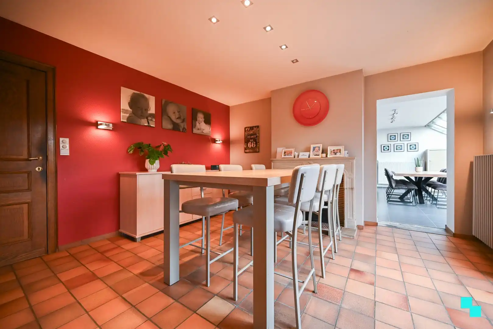 Uitzonderlijke eigendom bestaande uit een gezinswoning & afzonderlijk (kantoor)gebouw te Izegem foto 10