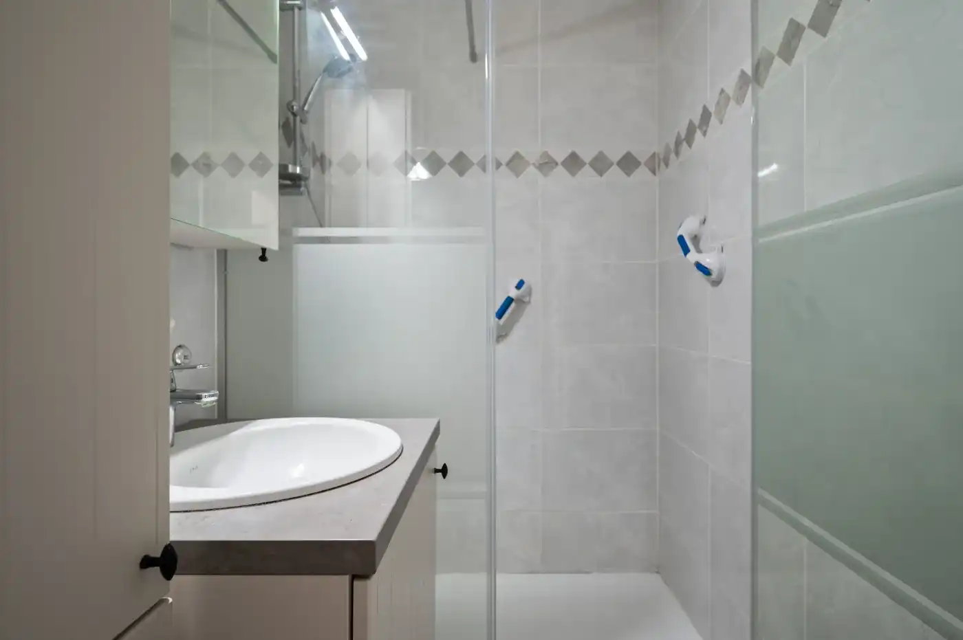 Instapklaar 2-slaapkamer appartement met garage in het hart van Tienen foto 11