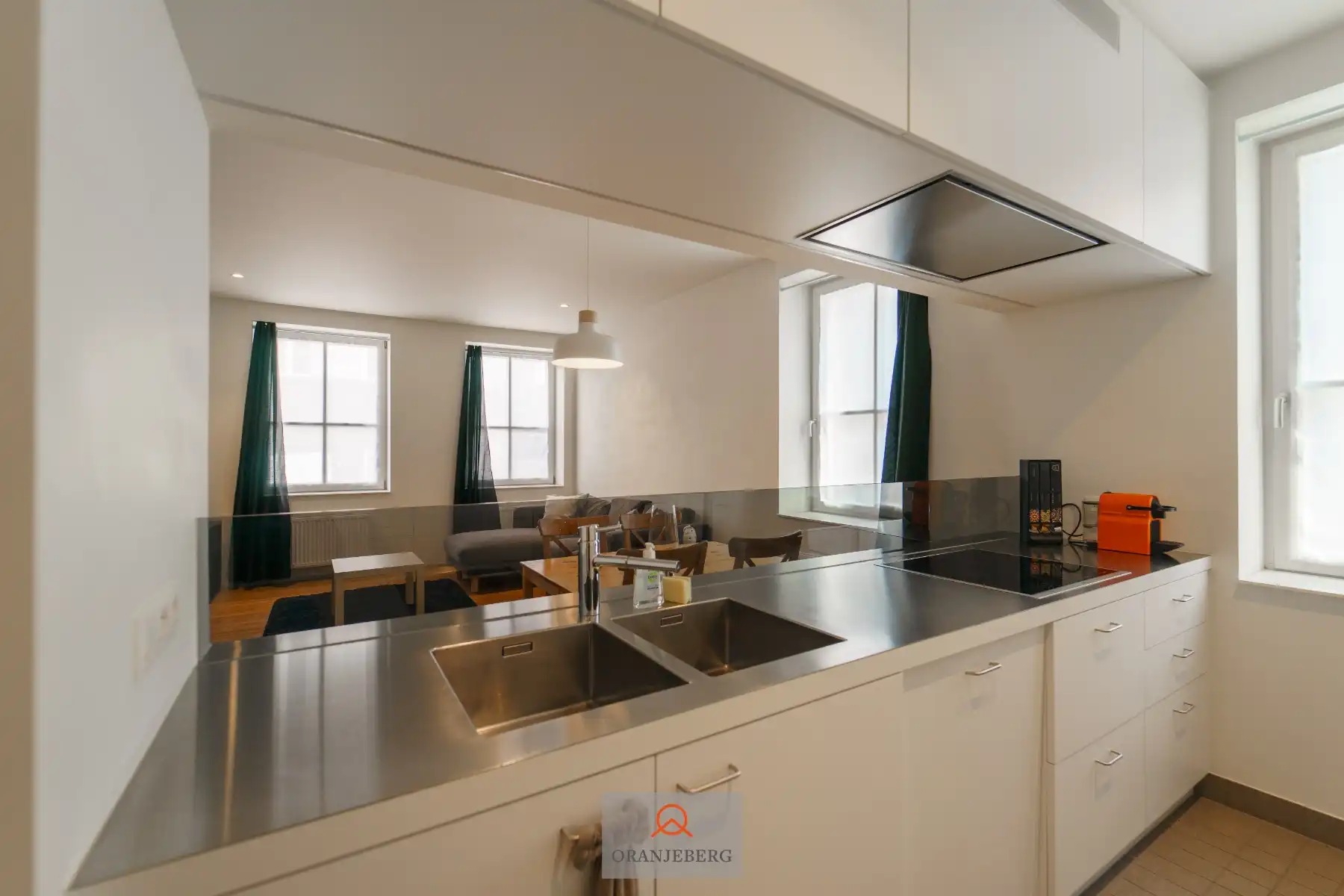 Prachtig gerenoveerd 2 slaapkamerappartement vlakbij de Vrijdagmarkt foto 9