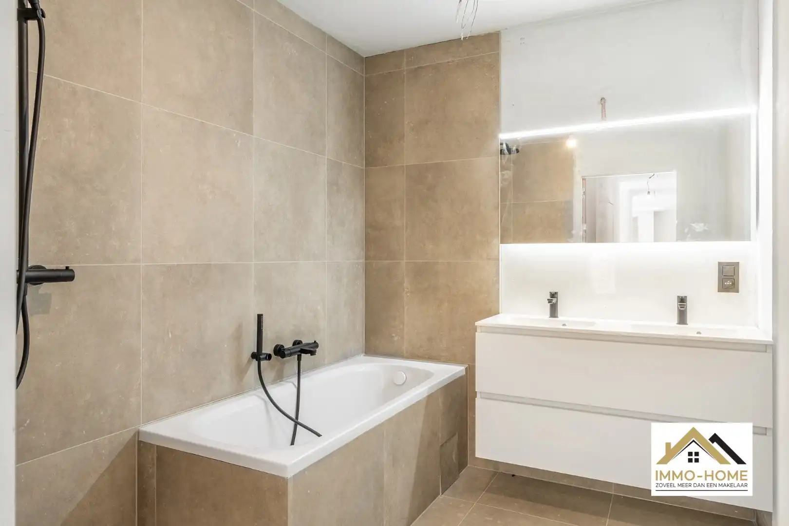 Nieuwbouw energiezuinig appartement met  4 slaapkamers! foto 9