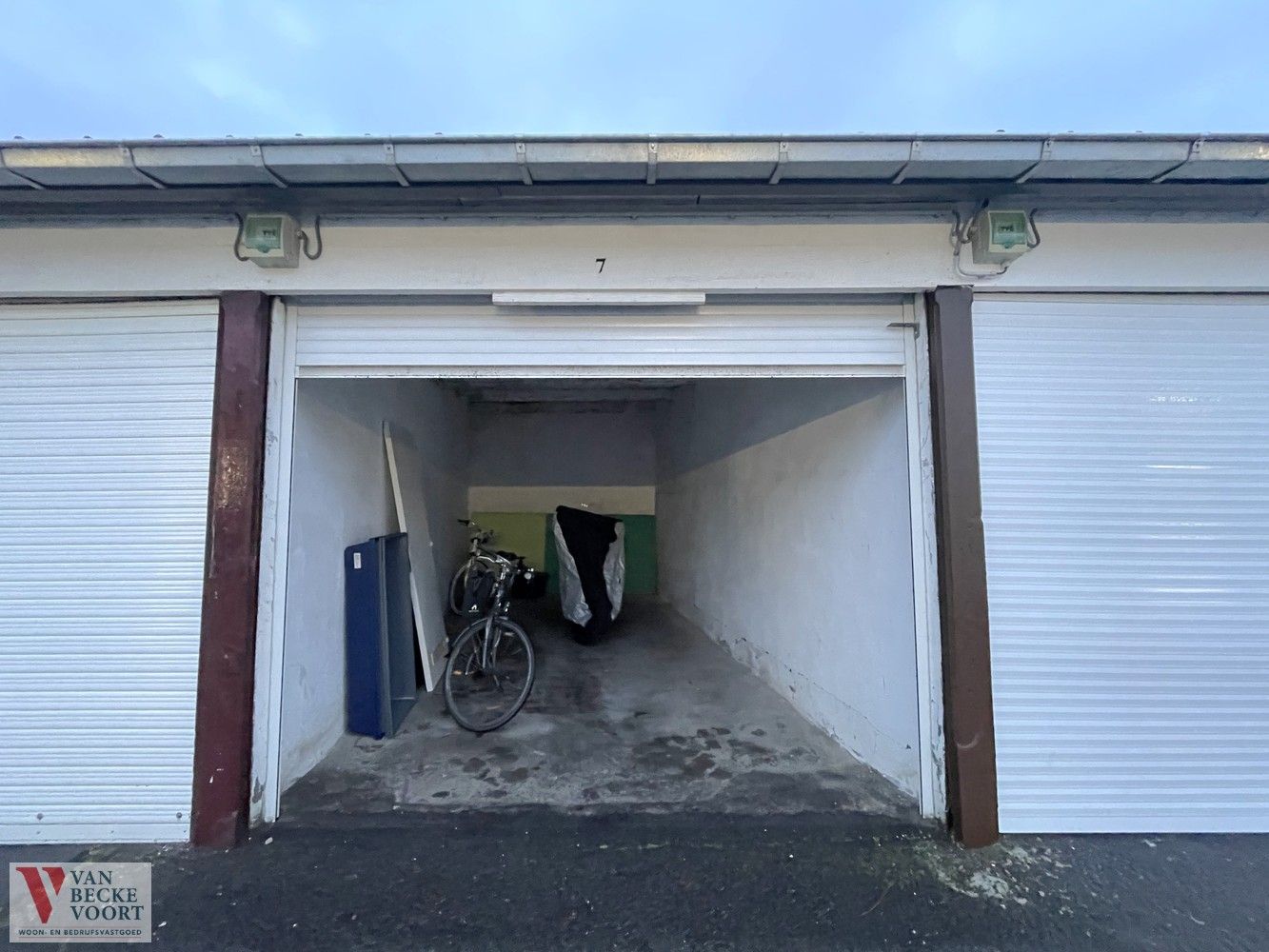 Garagebox in residentiële woonwijk Mariakerke foto 4