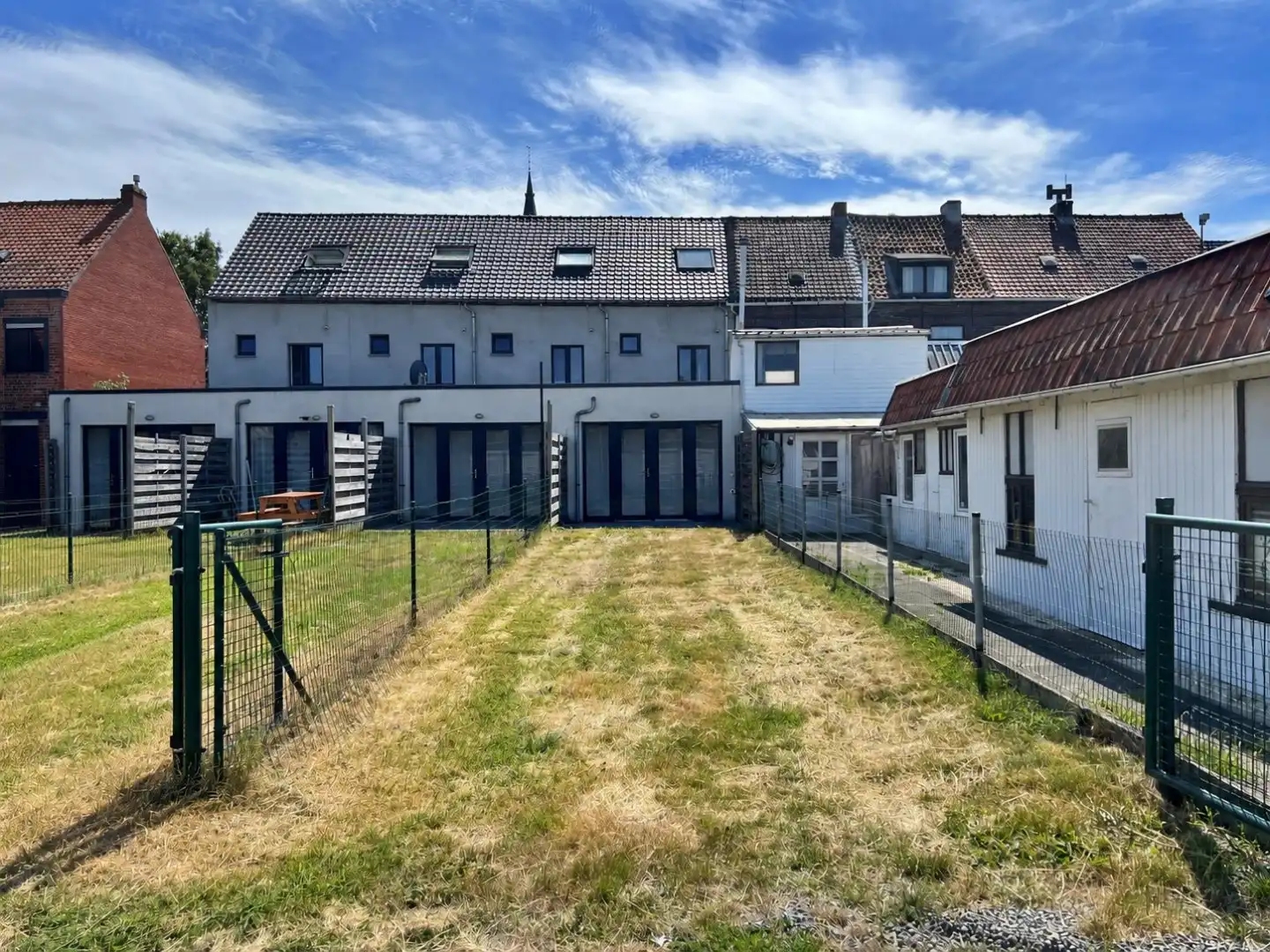Gerenoveerde woning met 3 slaapkamers, tuin en garage foto 14