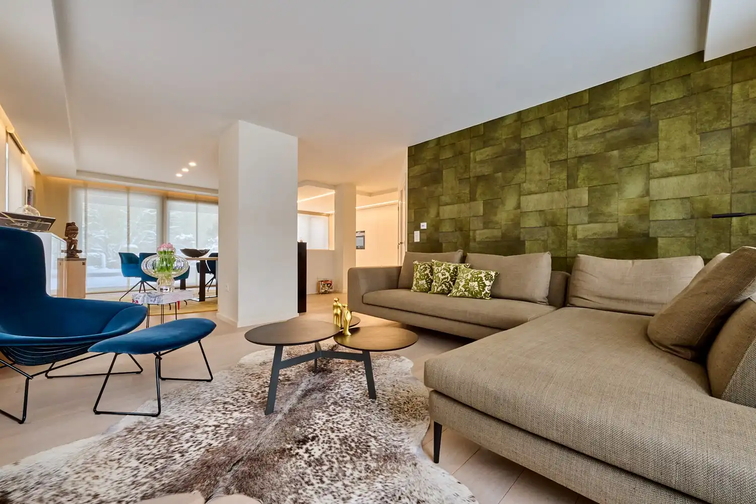 Knap gerenoveerde woning op ruim perceel in een bosrijke omgeving te Beringen. foto {{pictureIndex}}