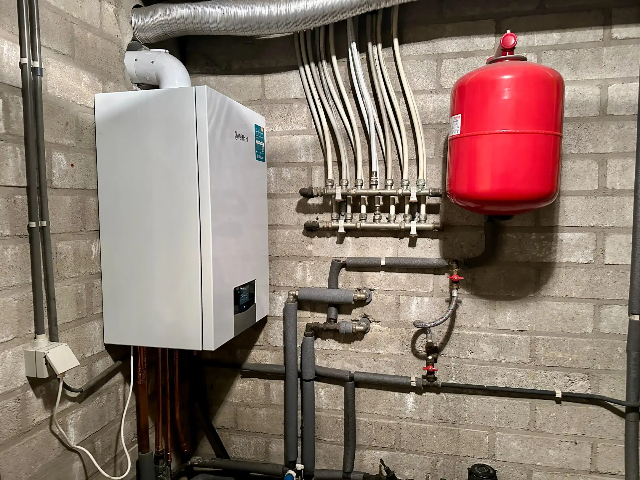 Gelijkvloers appartement met 2 slaapkamers, terras en privé garagebox foto 17