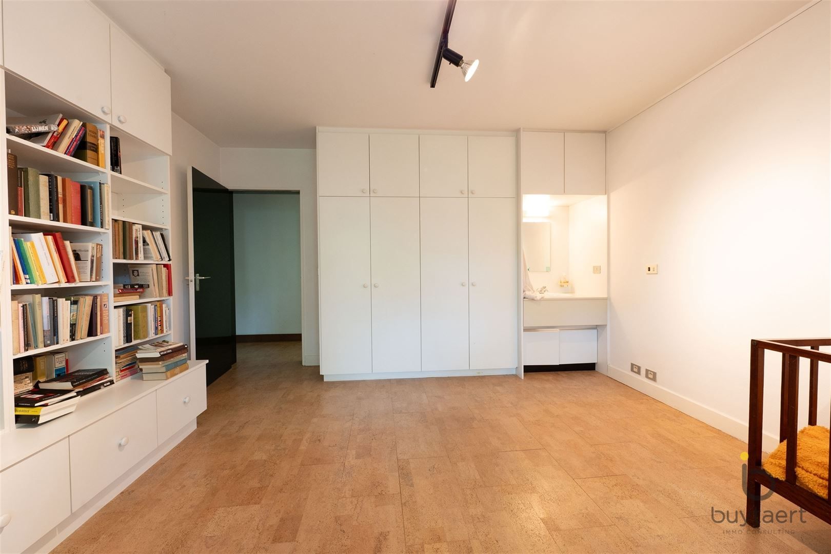 RUIMTE, LICHT ÉN KARAKTER: TE RENOVEREN 70’S VILLA MIDDEN IN HET GROEN! foto 39