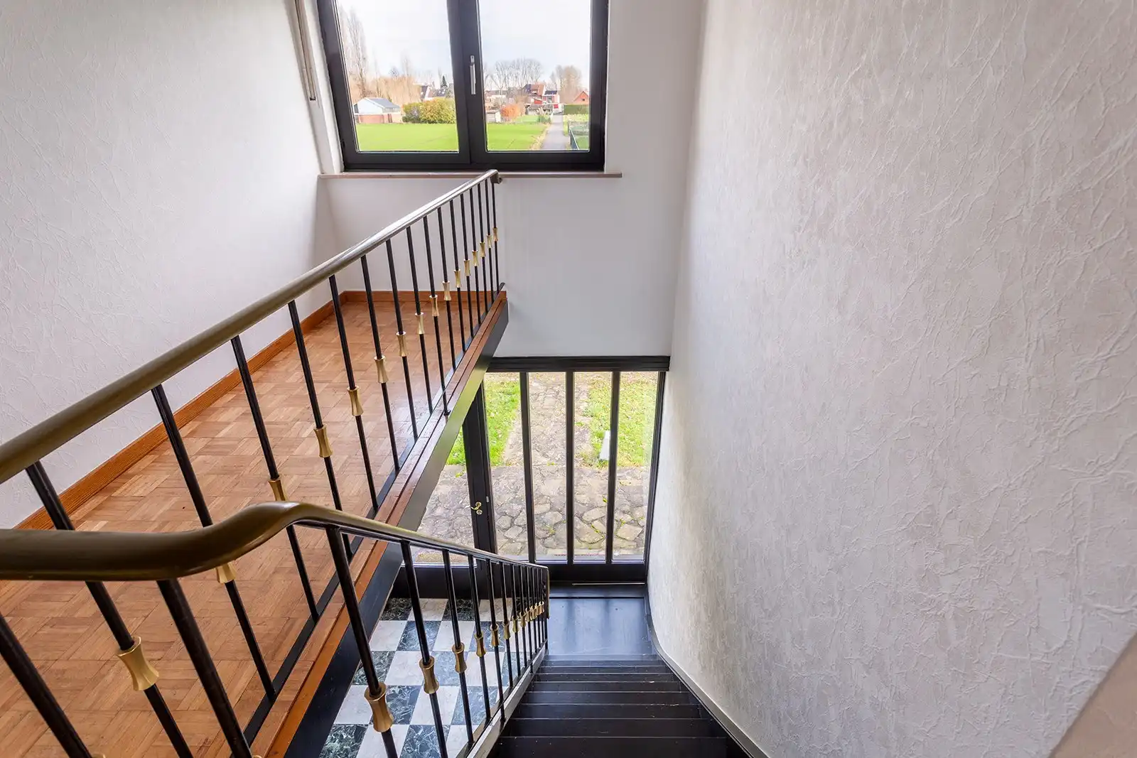 Uniek domein met villa, magazijn en uitgestrekte gronden foto 16