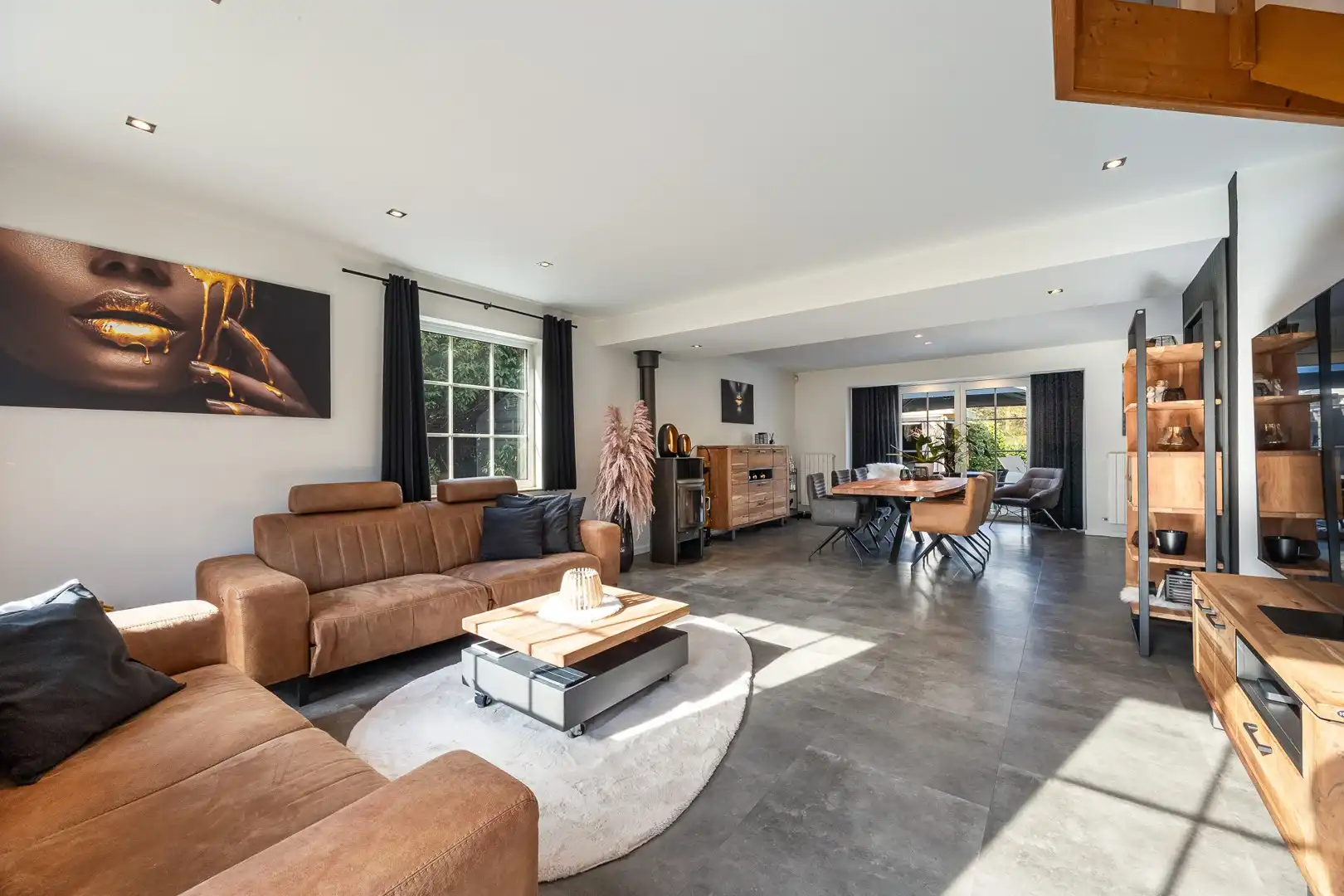 VILLA OP 2.118 M² foto 9