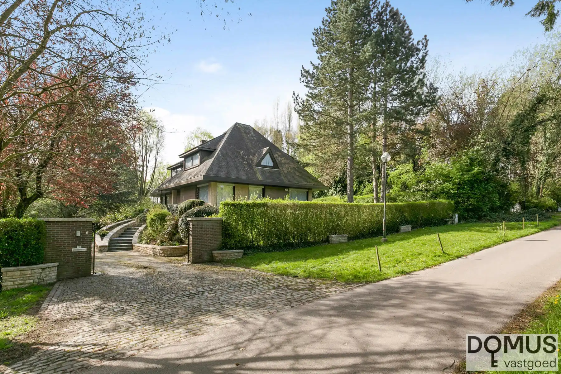 Statige villa met tijdloze architectuur op topligging  foto 3