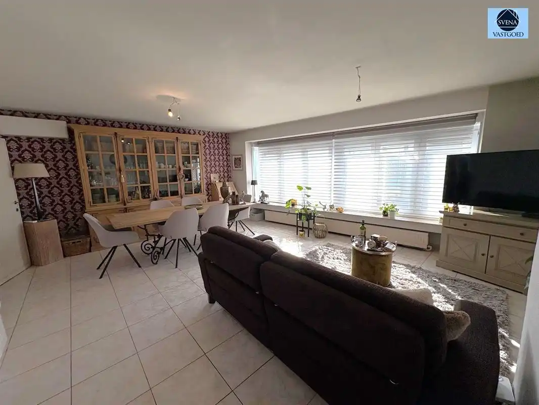 ZEER GOED GELEGEN, MOOIE WONING MET GARAGE foto 2