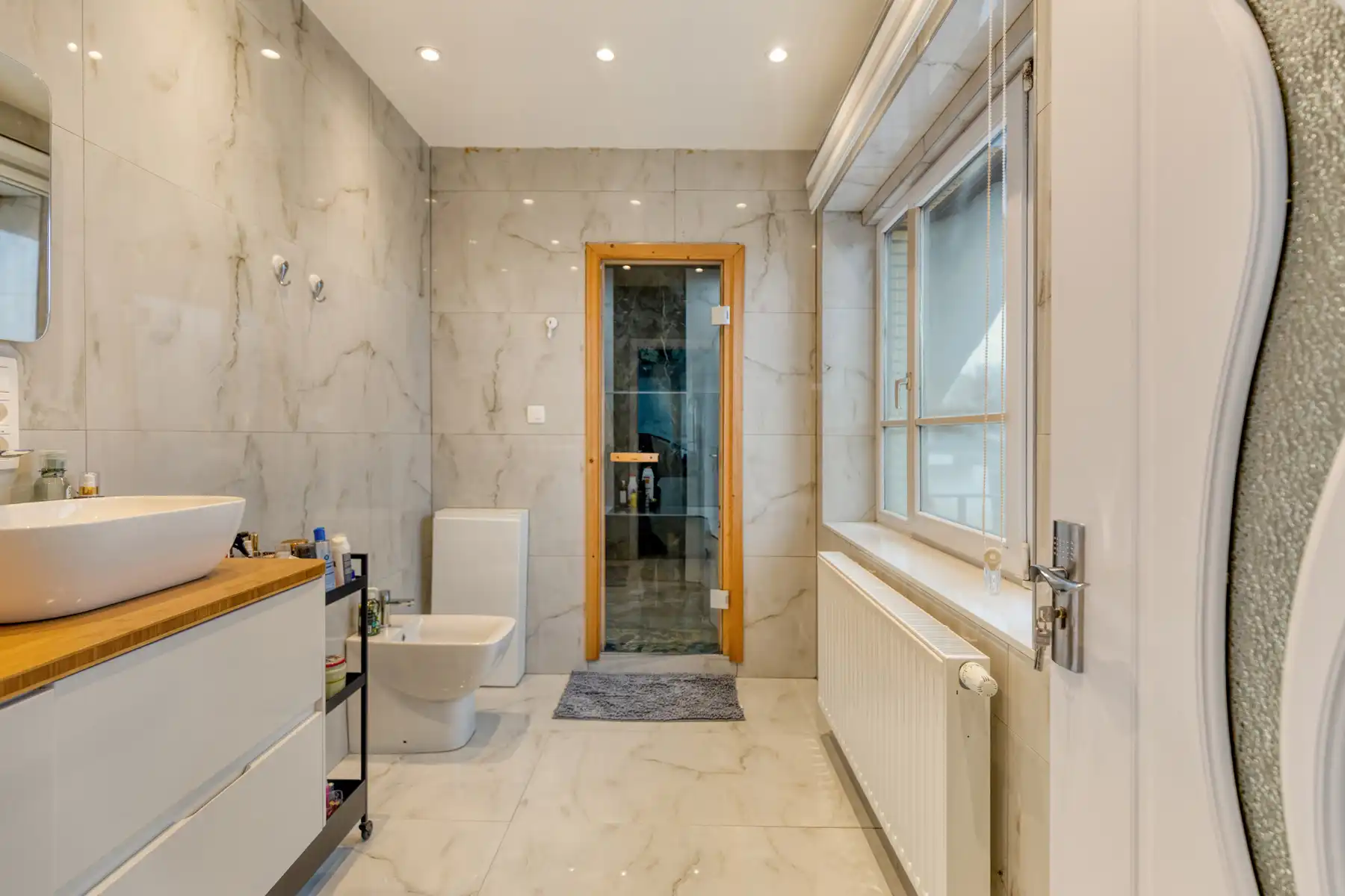 Gerenoveerde woning met 5 slaapkamers en tuin foto 21