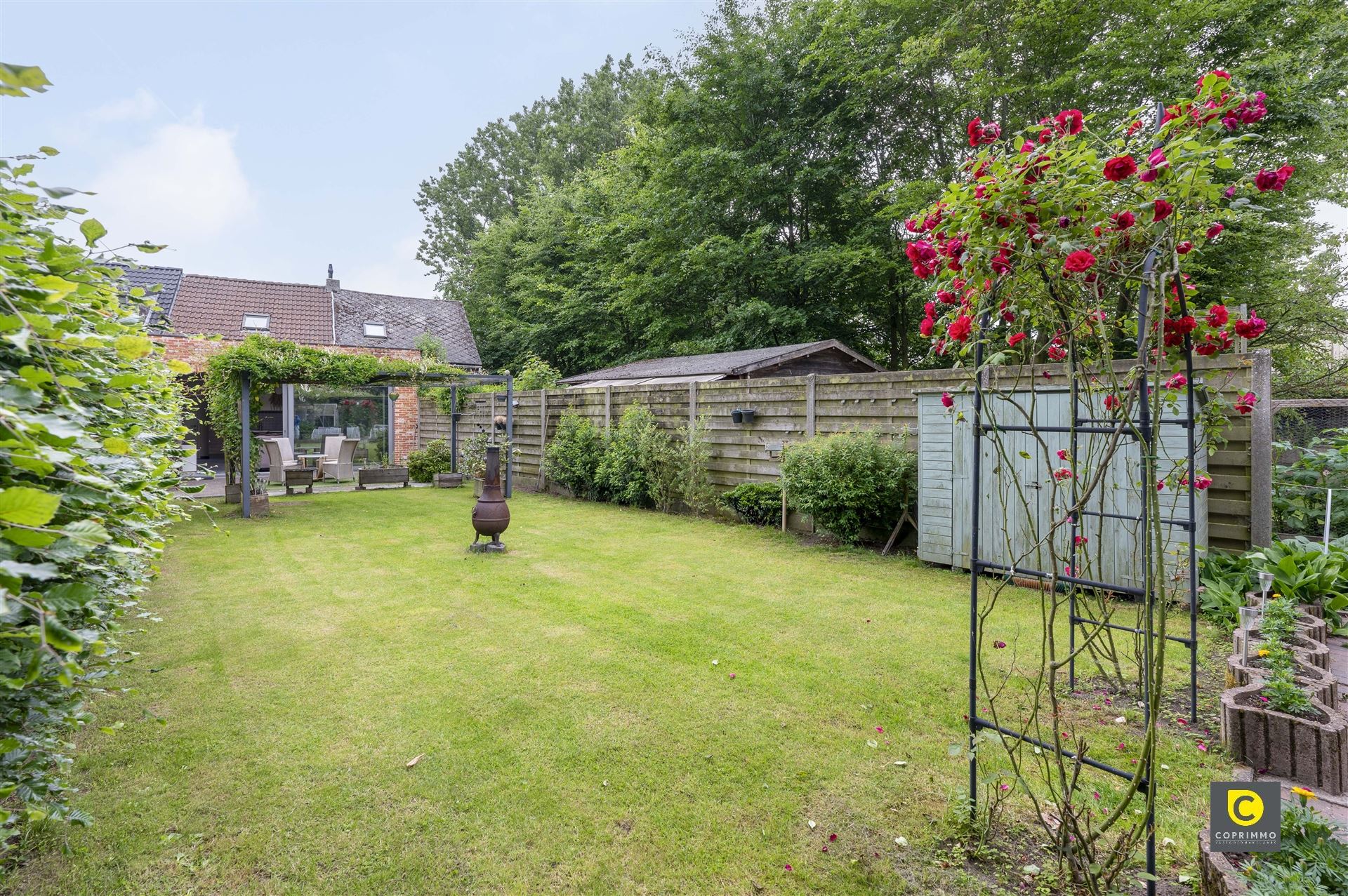Instapklare woning met prachtige tuin foto 5
