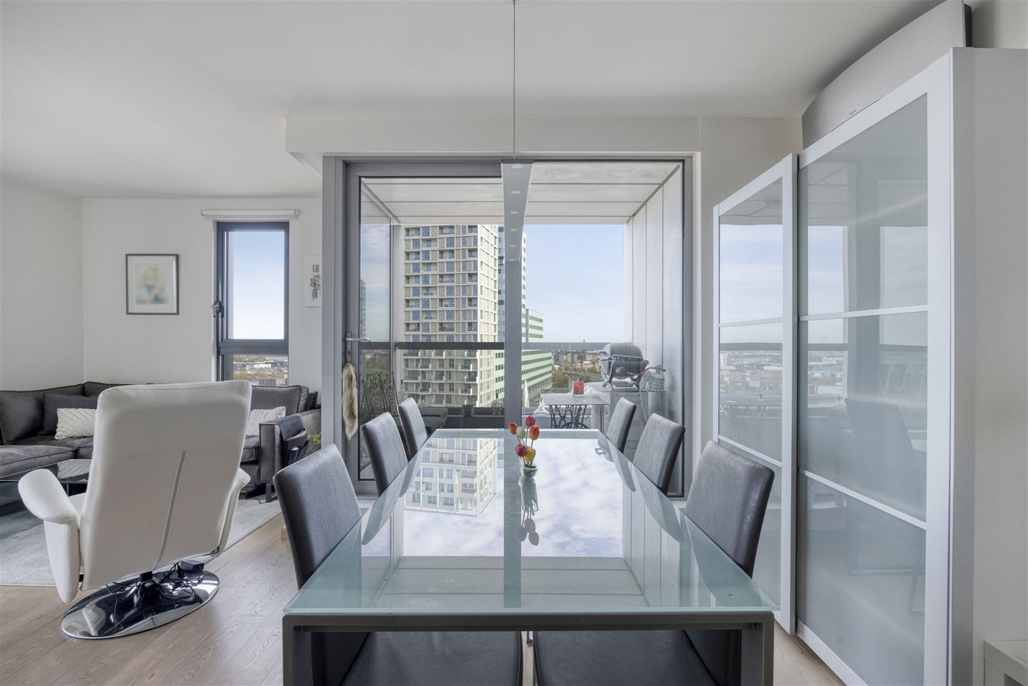 Instapklaar appartement met 2 slpks met terras in centrum Antwerpen foto 6