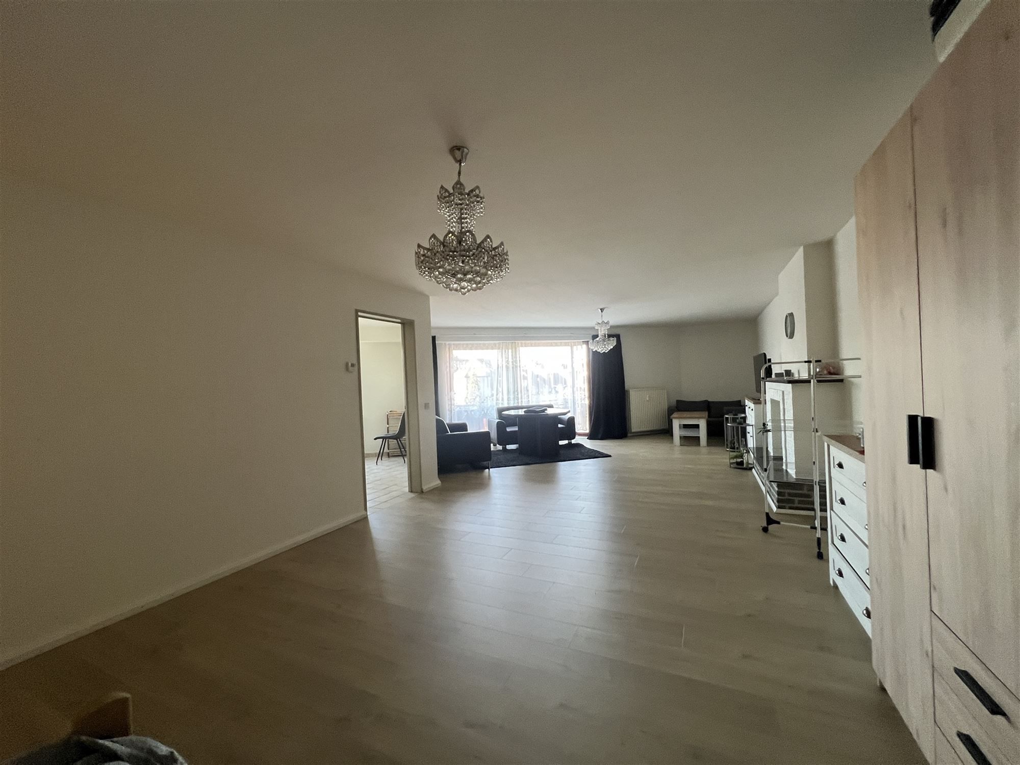 Ruim, comfortabel appartement met garage. foto 6