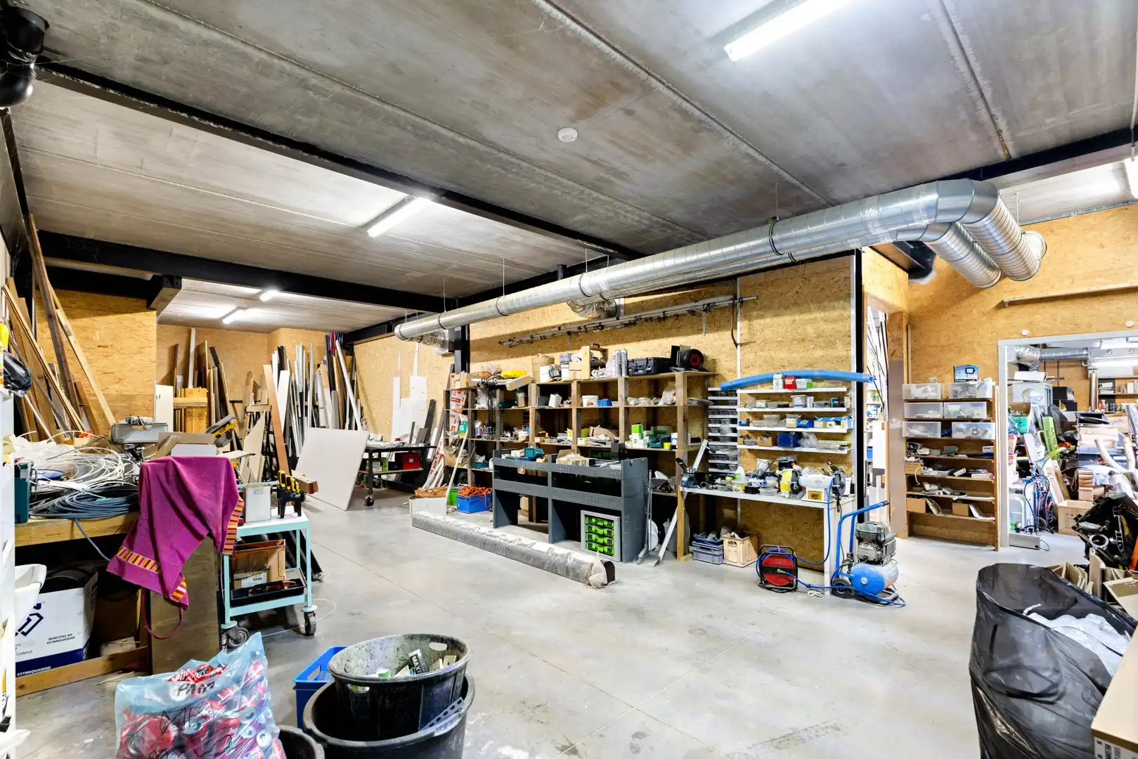 Polyvalent bedrijfsgebouw met woonst op strategische locatie te koop foto 13