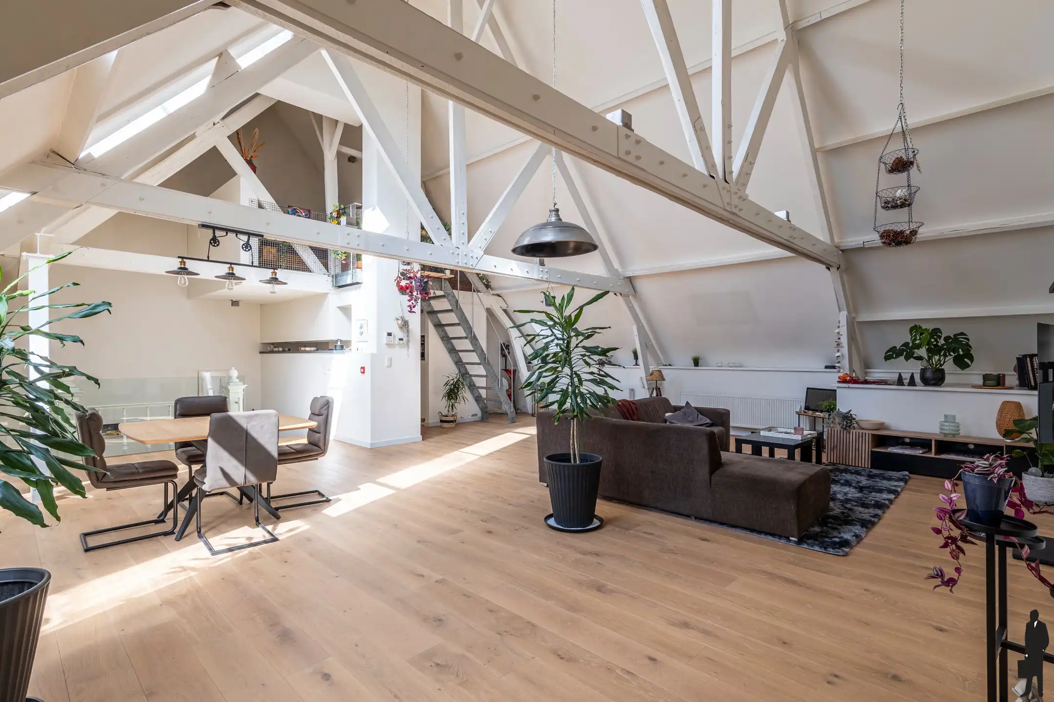 Unieke loft met terras in voormalige Rijkswachtkazerne in Hoogstraten foto 7