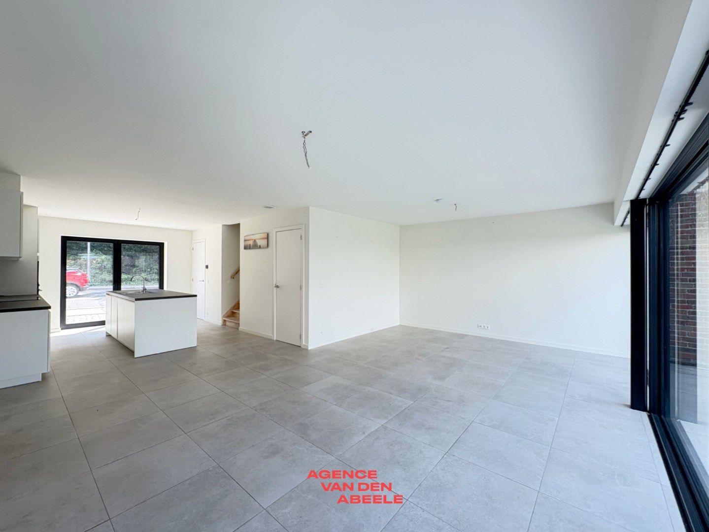Nieuwbouwwoning met 3 slaapkamers, tuin en terras foto 2