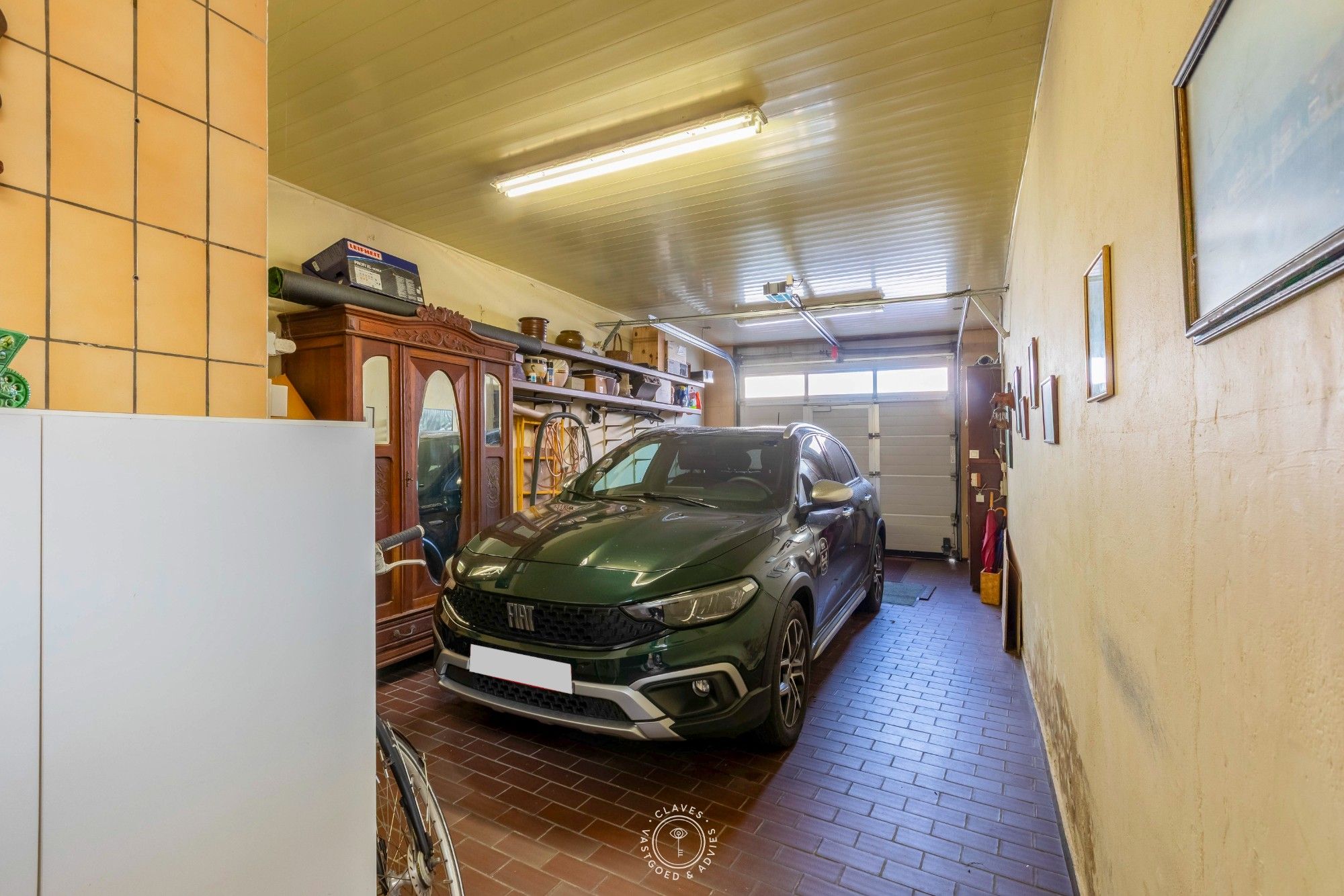 Art-deco woning met handelsruimte en garage foto 9