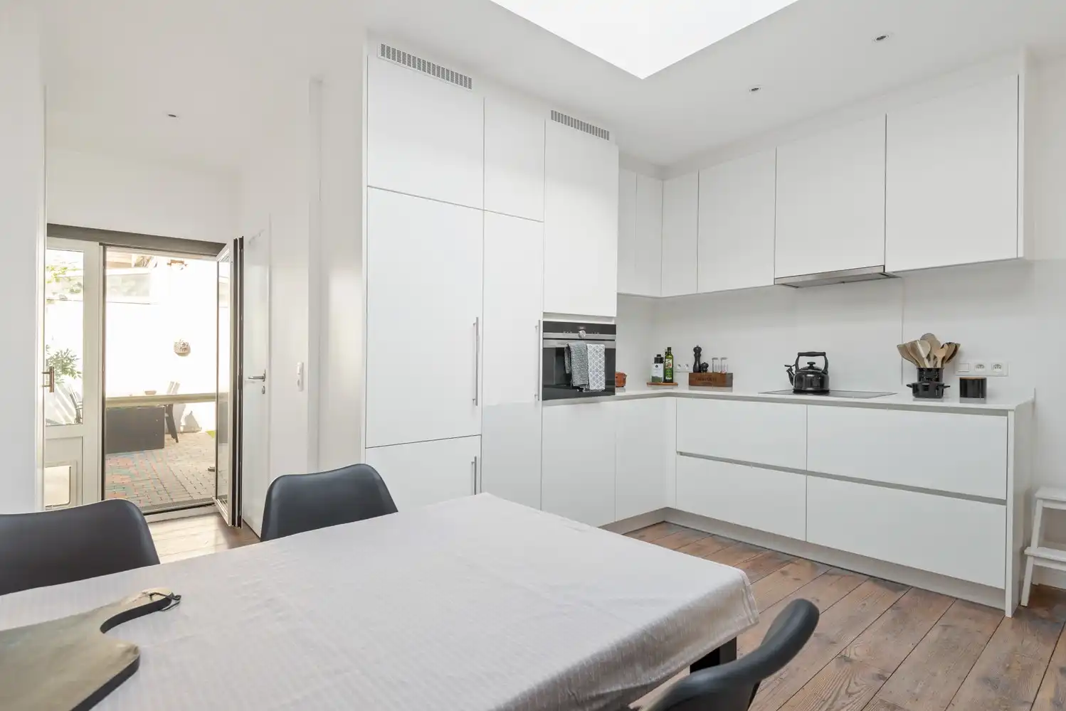 Gezellige gerenoveerde woning met 2 slaapkamers en een charmante tuin in Schoten! foto 10