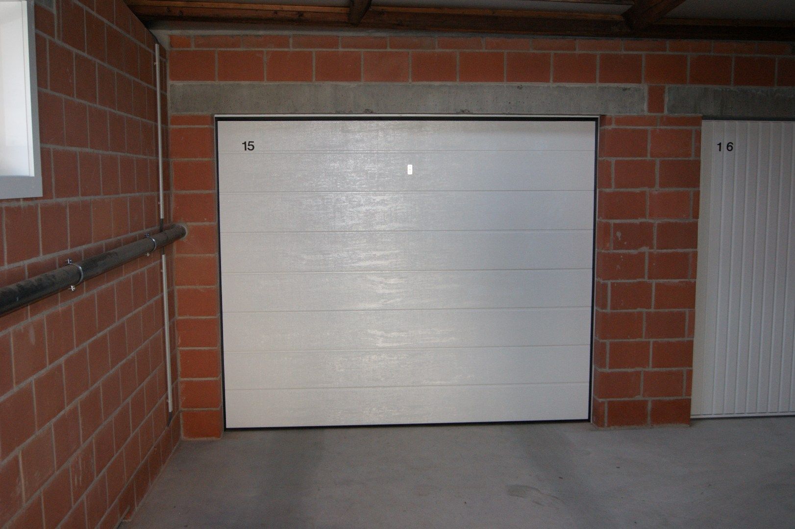 Lichtrijk recent appartement met 2 slp, groot terras en garage, Torhout. foto 21