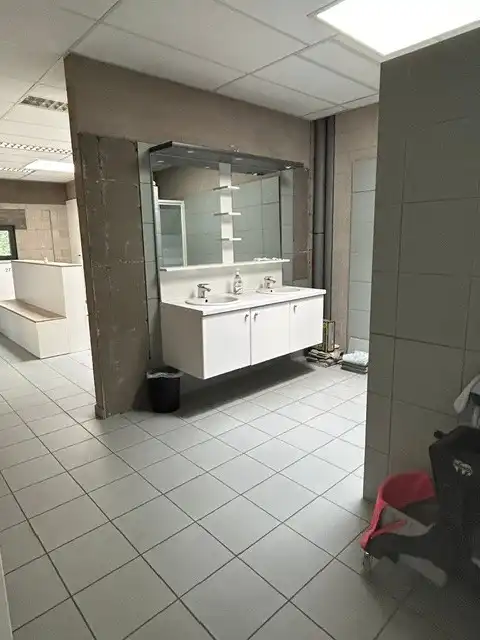 REPRESENTATIEF BEDRIJFSGEBOUW MET KANTOREN EN DUURZAME ENERGIE OP TOPLOCATIE TE HEUSEN - ZOLDER foto 41