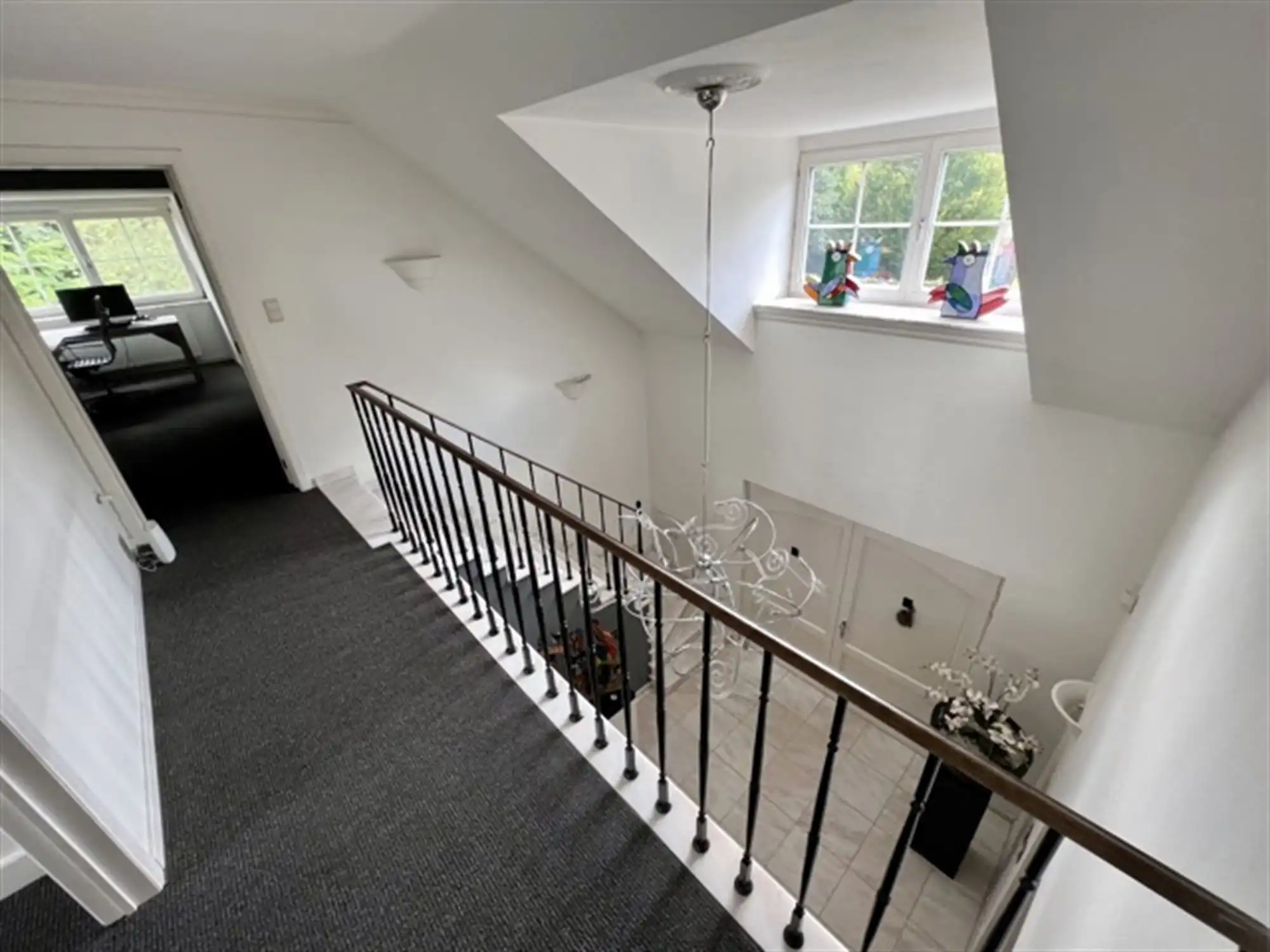 Villa met binnen en buitenzwembad foto 24