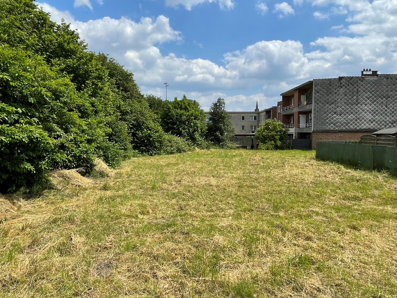 Goed gelegen grond voor het bouwen van een klein opbrengstgebouw foto 3