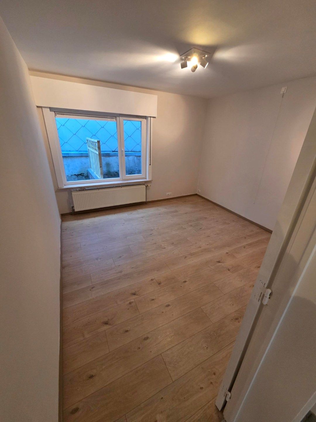 Verzorgd appartement met 2 slaapkamers in Veurne foto 10