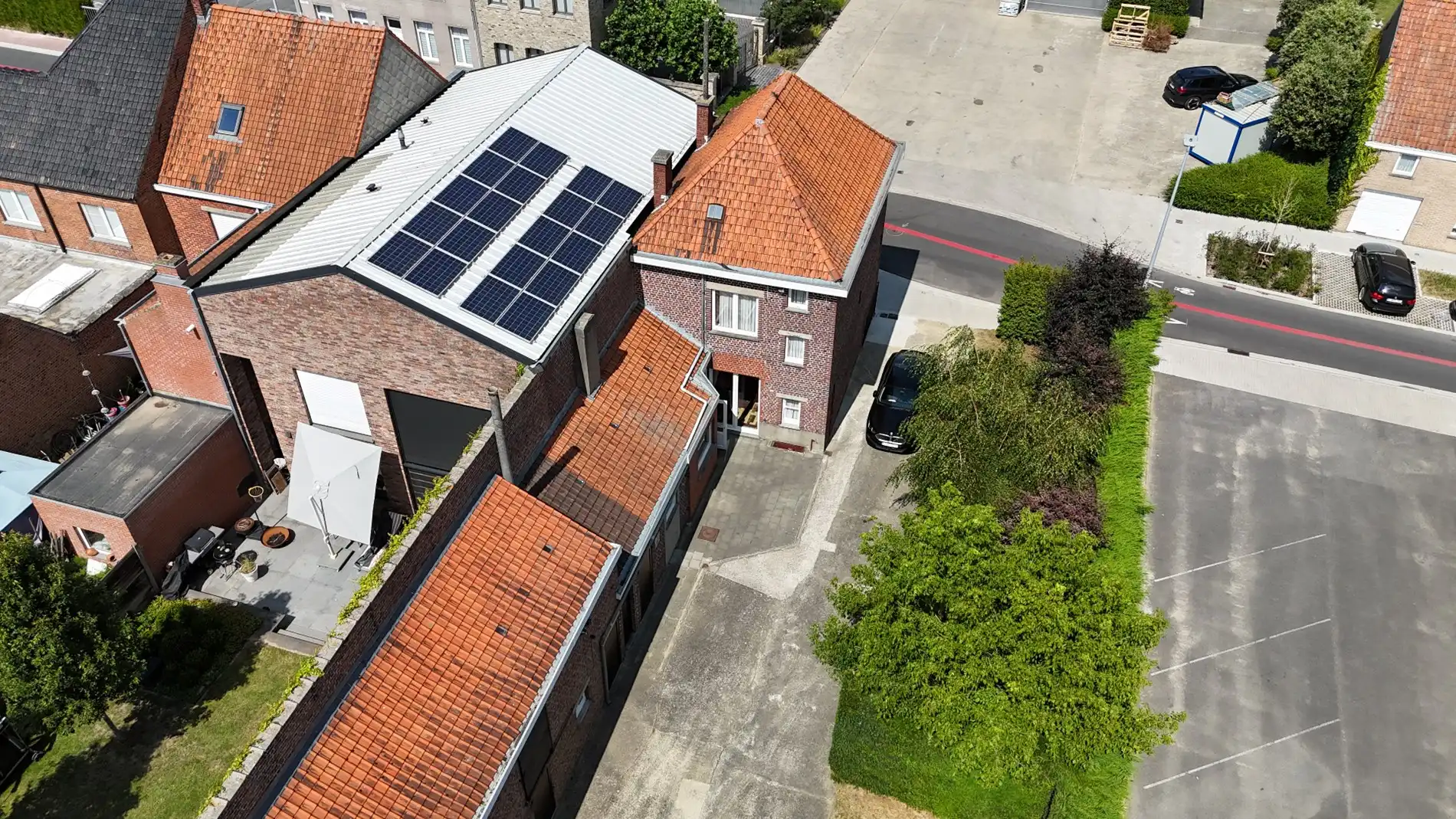 Ruime woning met 3 slaapkamers en magazijn van +-300 m² te koop in centrum Bavikhove! foto 24