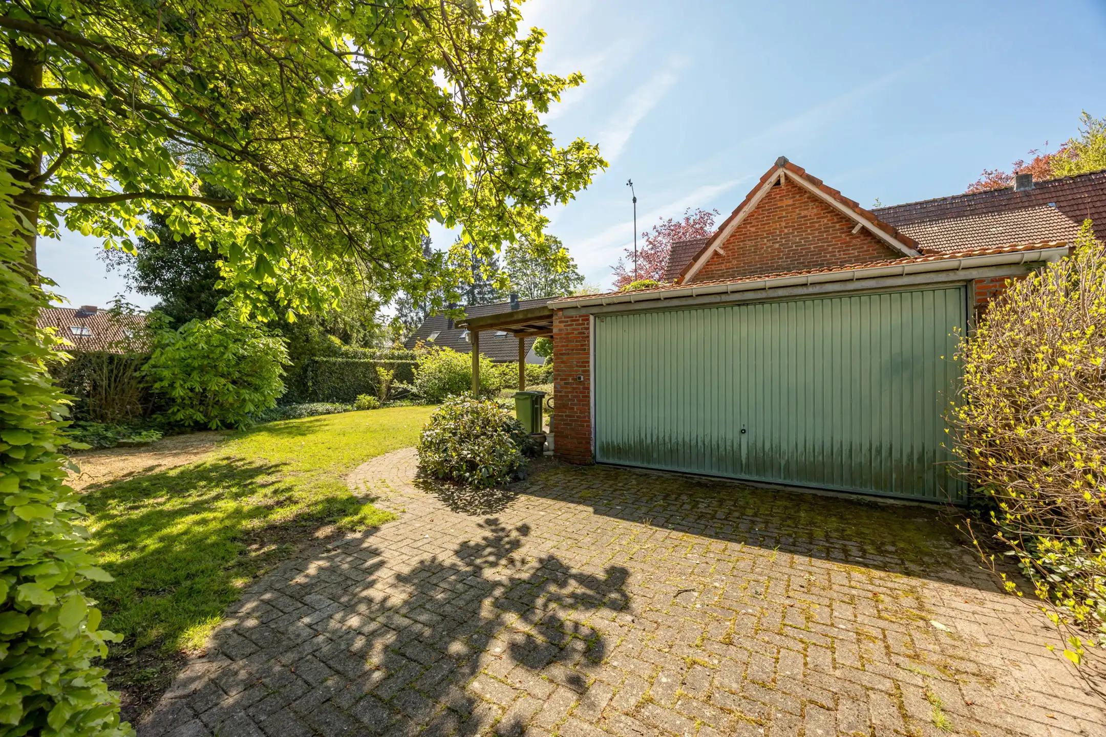 Charmante woning met 4 slpks op 742 m² met achteringang foto 38