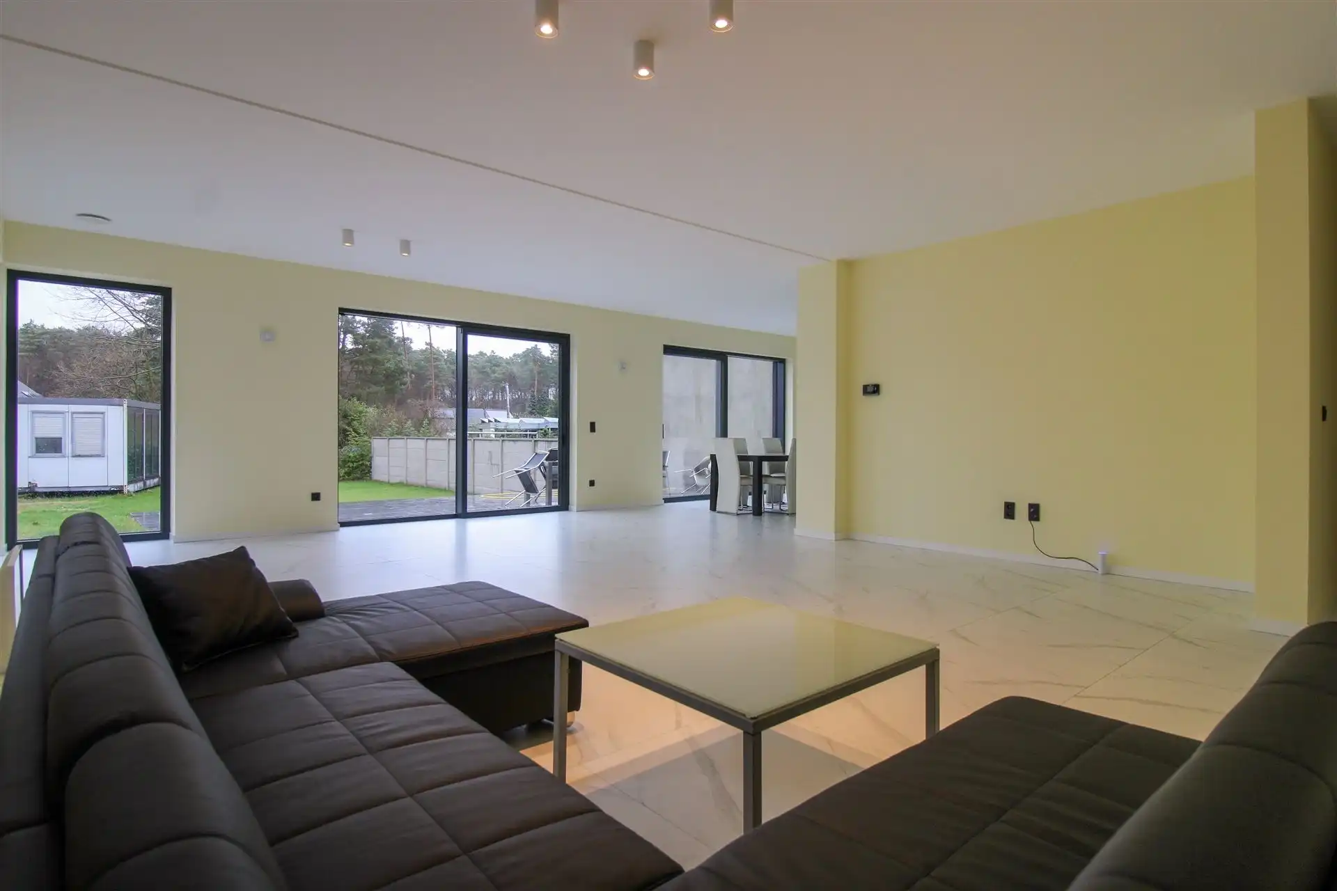 Nieuwbouwwoning met 5 slaapkamers, 2 badkamers op perceel van 8a41ca te Maasmechelen! foto 3