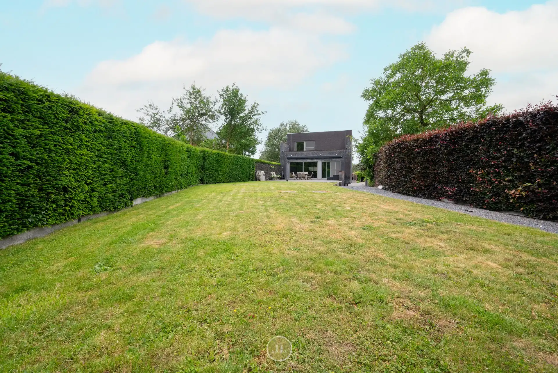 Eigentijdse moderne groen gelegen villa met mooie tuin in Marke centrum foto 38