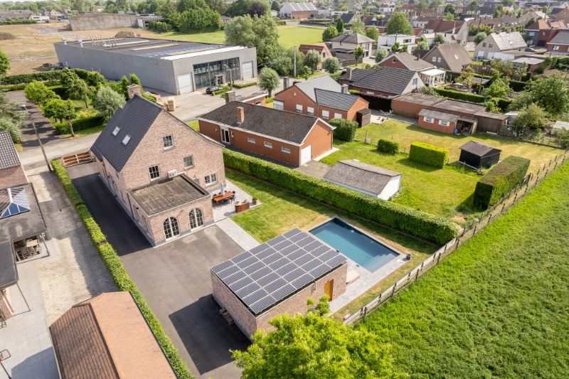 Charmante villa met zwembad, 5 slaapkamers in een rustige buurt! foto 20