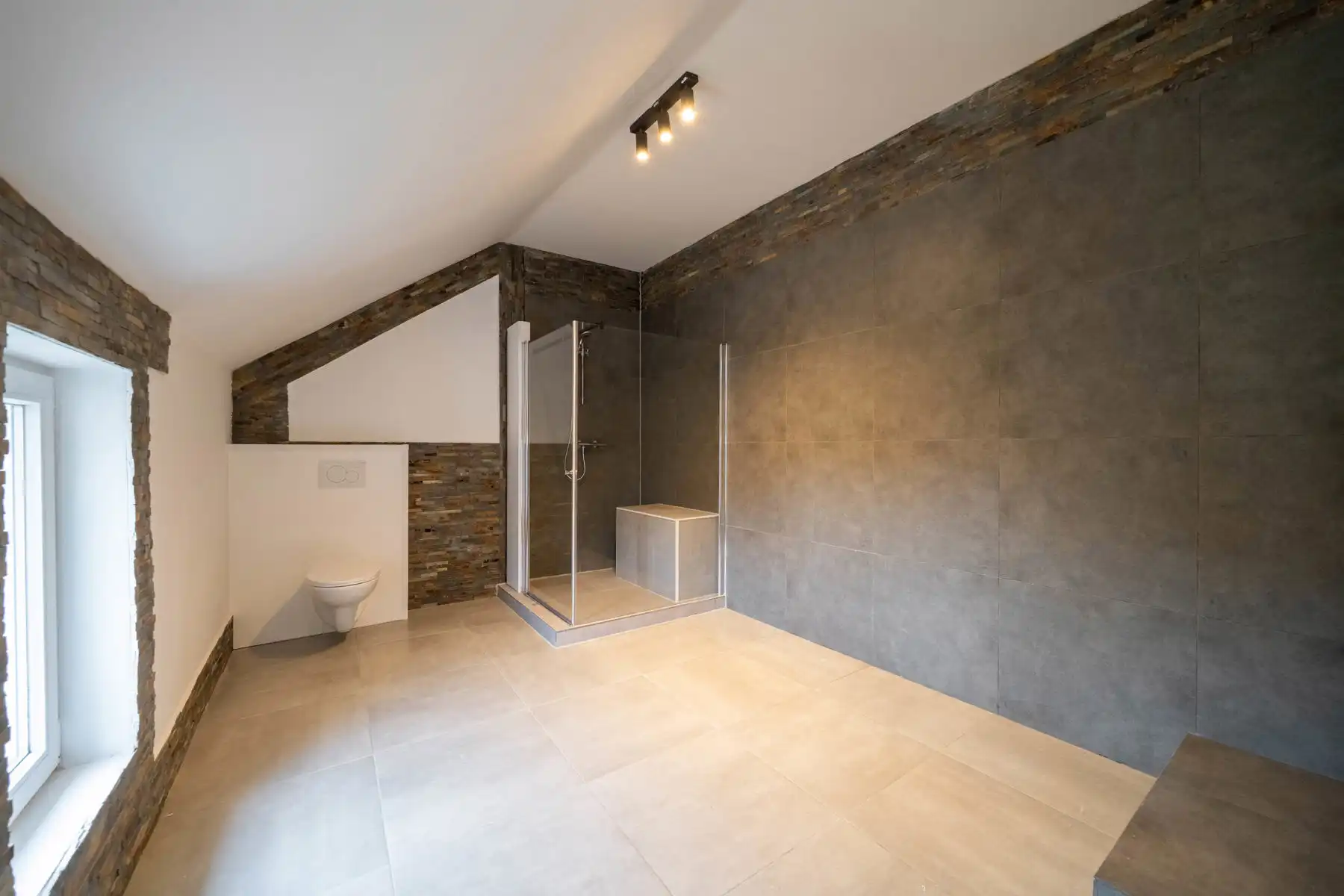 Karakteristieke HOB met 4 slpk in centrum Heist foto 15