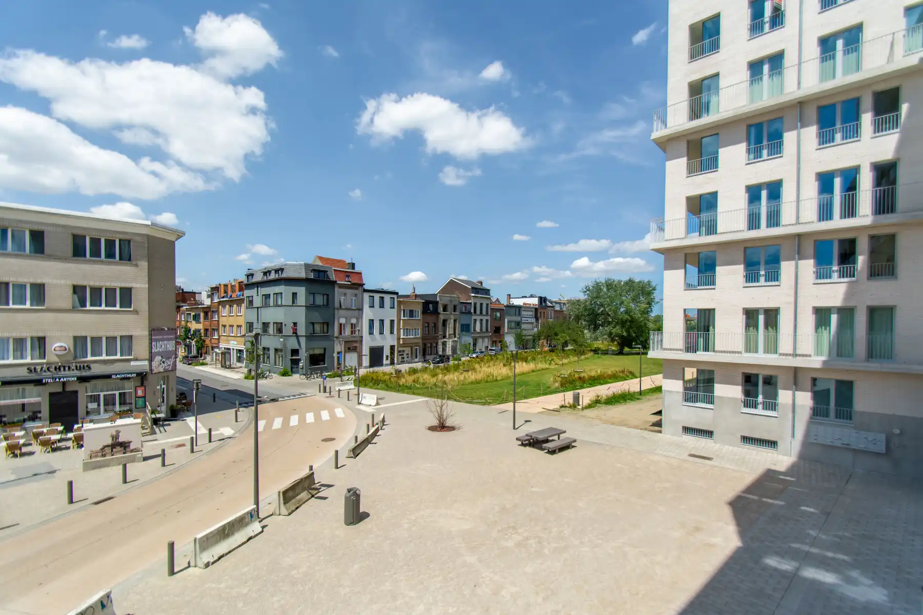 Prachtig gemeubeld 2- kamer appartement met mooi terras foto 8