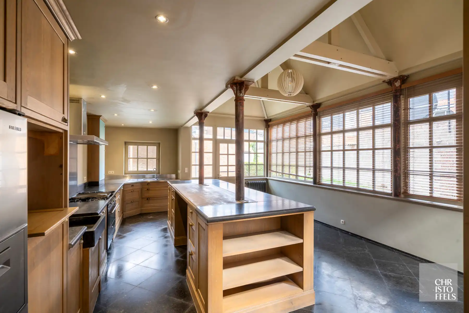 Karaktervol herenhuis (230m²) met stadstuin en garage! foto 10