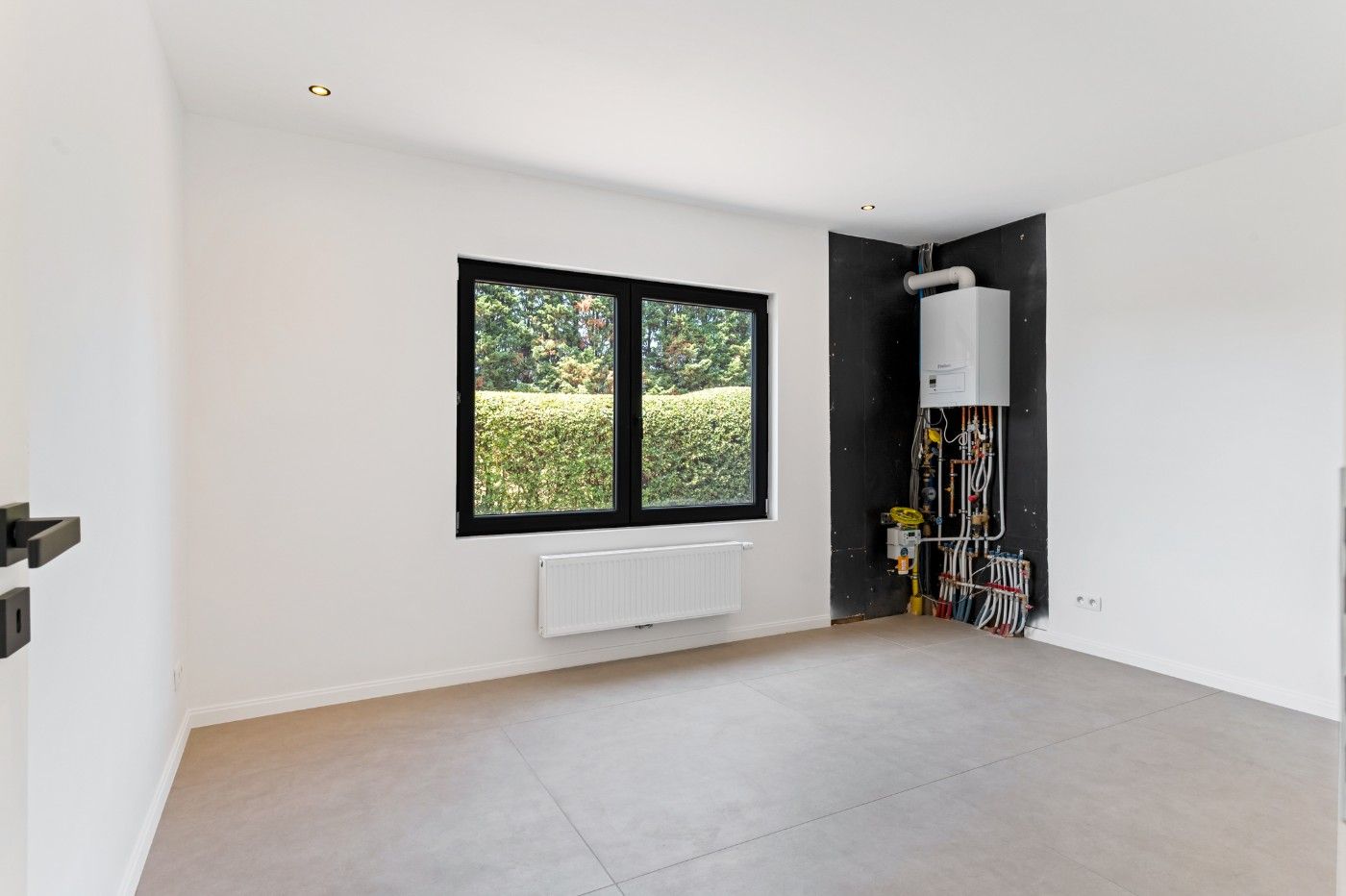 Prachtig gerenoveerde woning met 3 slpk., oprit en toffe tuin foto 14