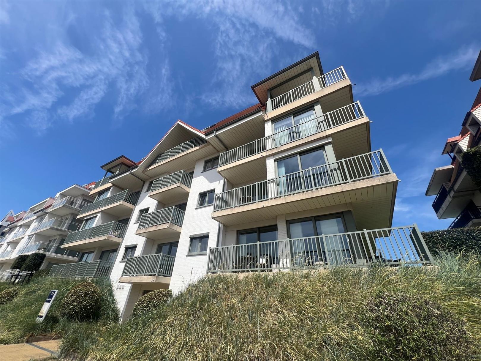 Jaarbasis - Prachtig gemeubeld 2 kamer appartement inlusief binnenparking foto {{pictureIndex}}