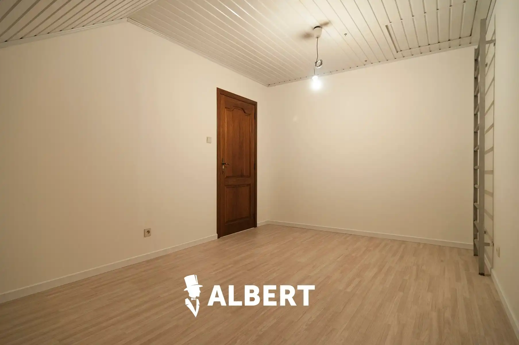 Ruime instapklare woning op toplocatie met tuin en bijgebouw foto 23