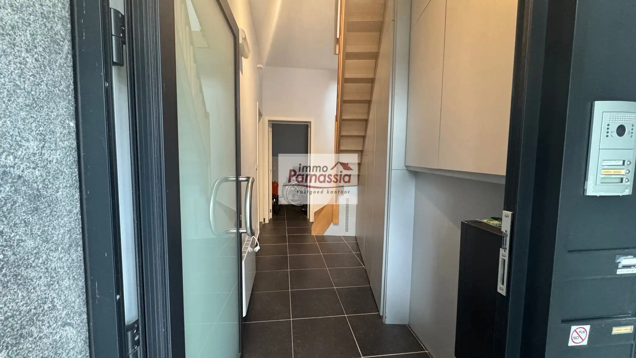 Commercieel te huur foto 24