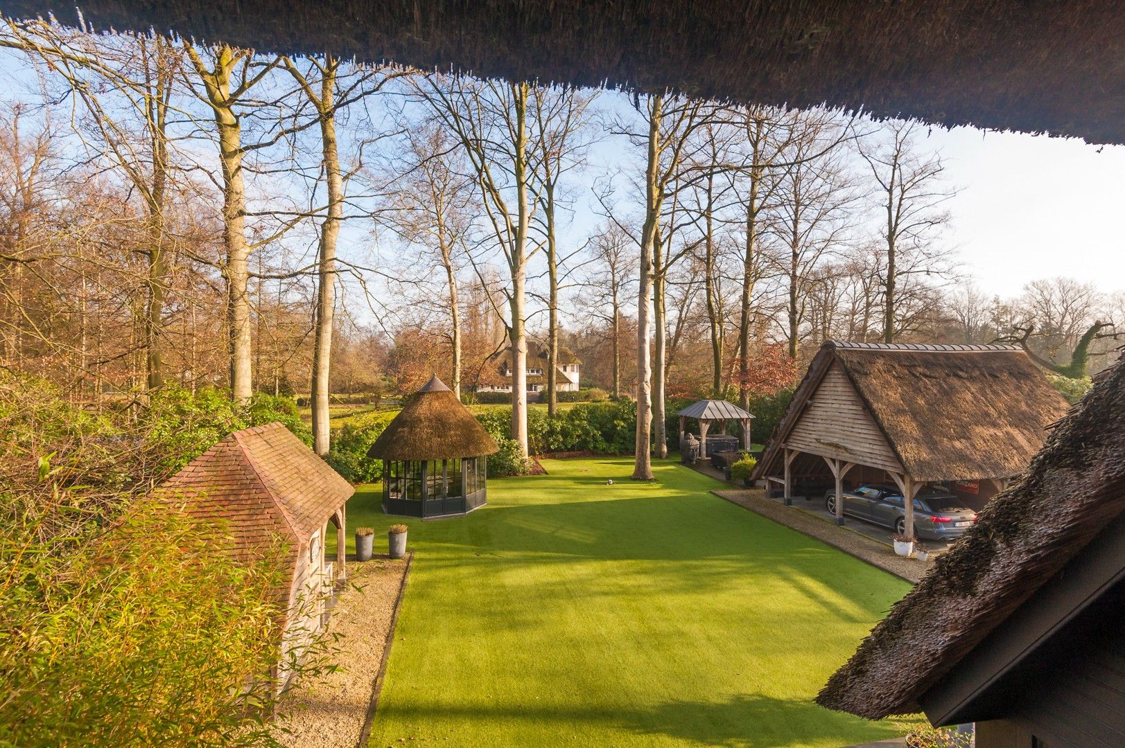 PRACHTIGE EN UNIEKE VILLA MET RIETEN DAK foto 15