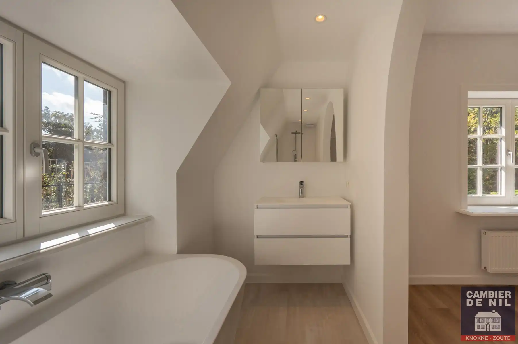 Gerenoveerde, ongemeubelde koppelvilla met zuidgerichte tuin palend aan de golf - Zoute foto 34