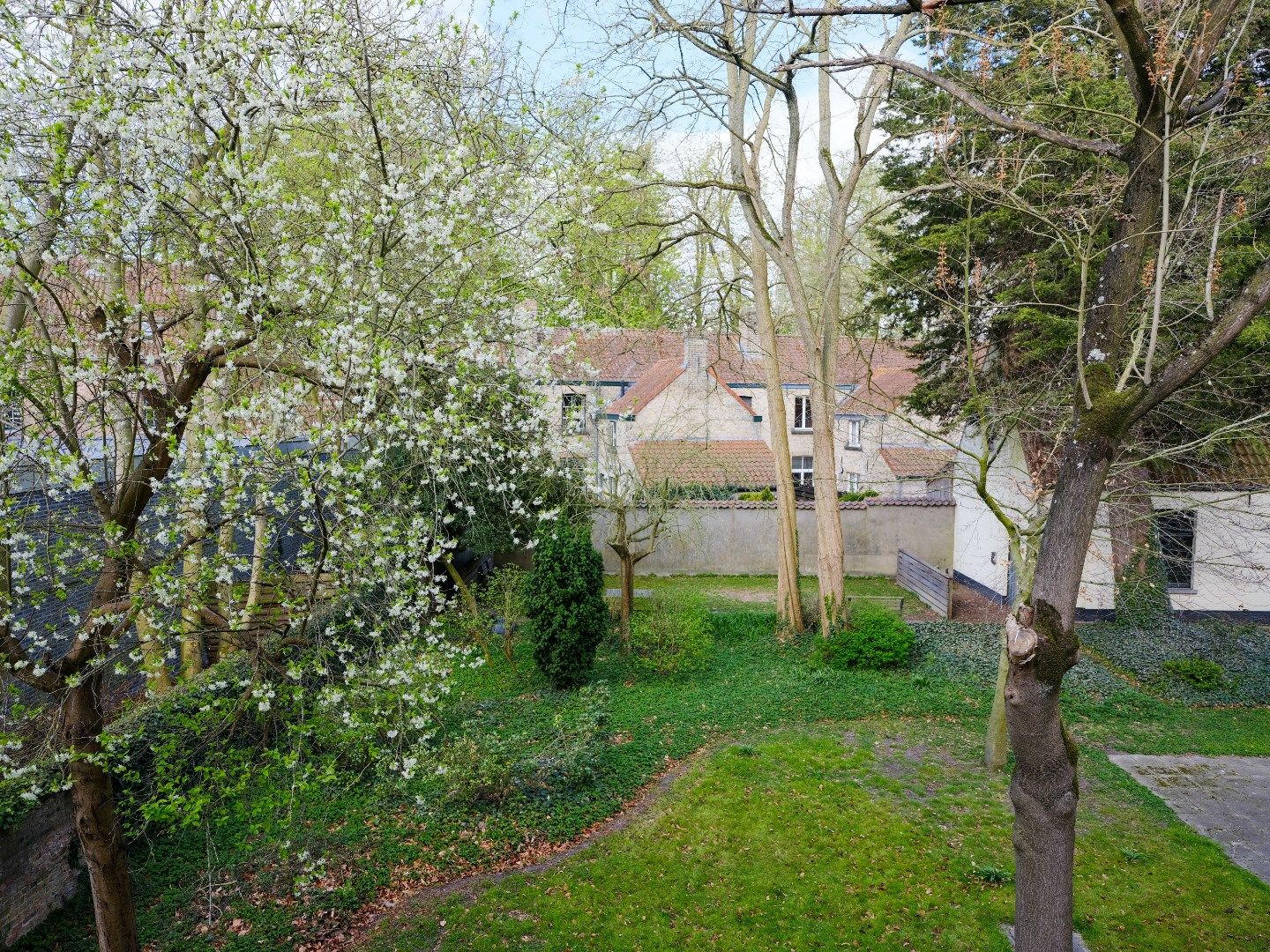Unieke kans in hartje Brugge – Historische site ‘Godshuizen Van Volden’ foto 21