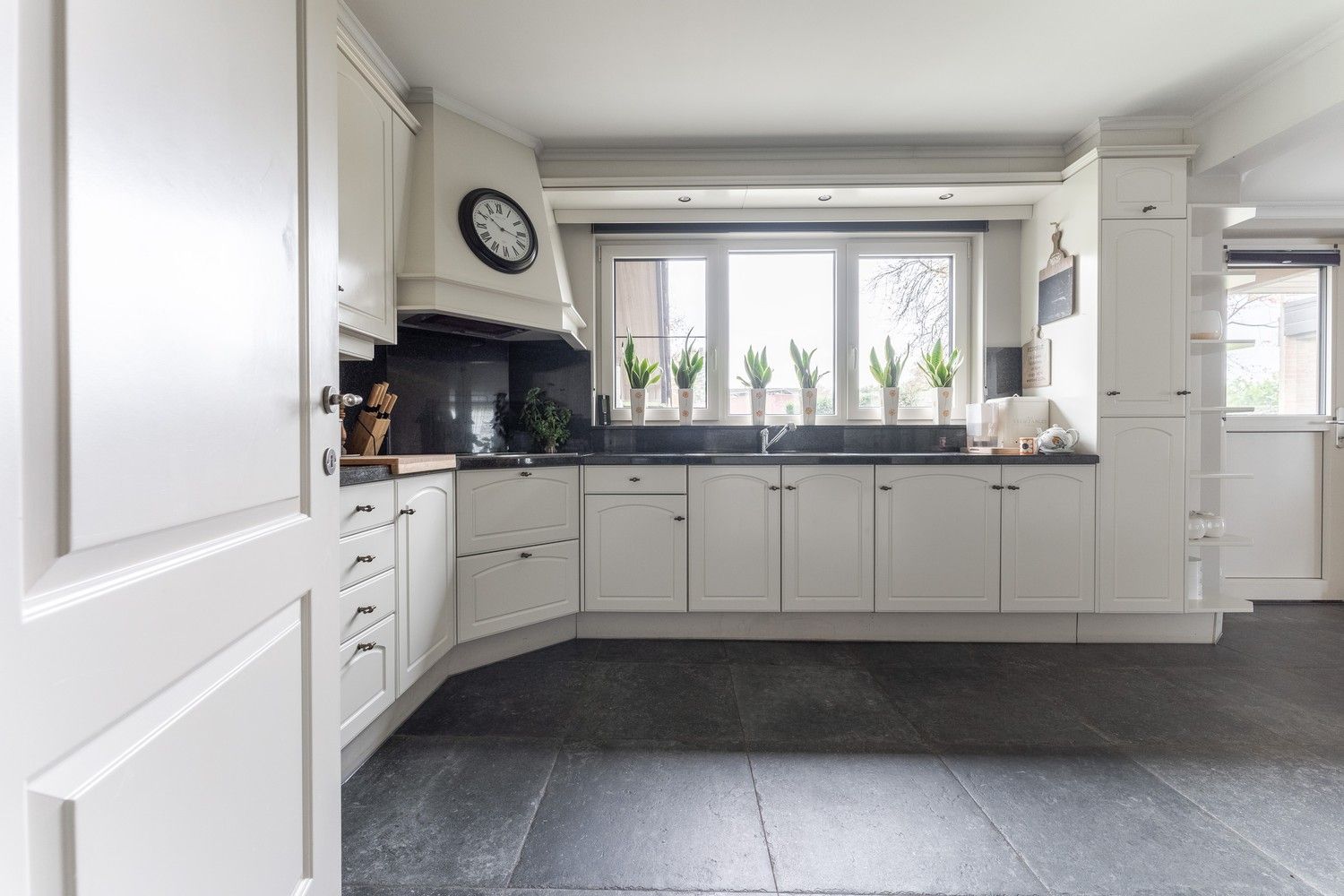 Charmante 4-slaapkamer villa op riant perceel van 1.558 m² in residentiële wijk “De Kolleberg” – Achel foto 23